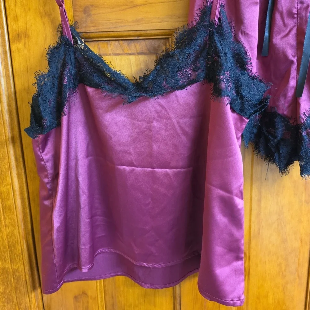 Unbranded XS Pajama Set Womens Burgundy Satin Lace Trim Cami and Shorts 2 Piece